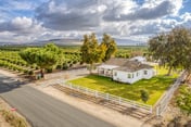 Orange Blossom Cottage Near Sequoias w/EV Charger