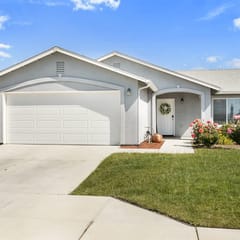Bright & Comfy House Near NAS with Free Parking