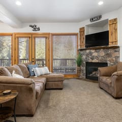 Family-Friendly Shaver Lake Cabin w/ Game Room