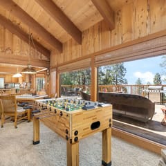 Luxury Chalet |Shaver Lake Views• Game Rm• Hot Tub