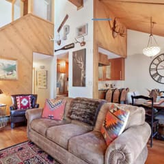 Parker's Peak Cabin w BBQ Grill & Community Pool