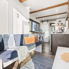 Rooftop Spa! Tiny Cargo Home, Farm Experience