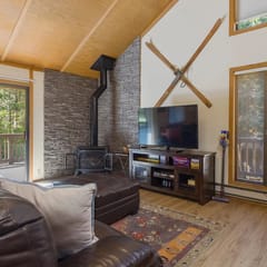 Serenity Townhouse: Mountain Views, Pool &Hot Tub