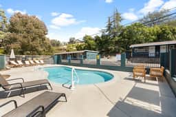 Sequoia Family Suite: Pool, Views, Games @SQ Motel