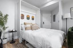 Downtown Studio Loft Above Tulare's Tap Yard - Image 3