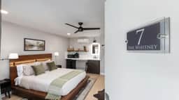 The Whitney Room 7 Sequoia Motel - Mins to Park!