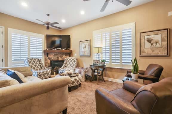 Mountain View Log Cabin w/ Deck & Fireplace - Image 1