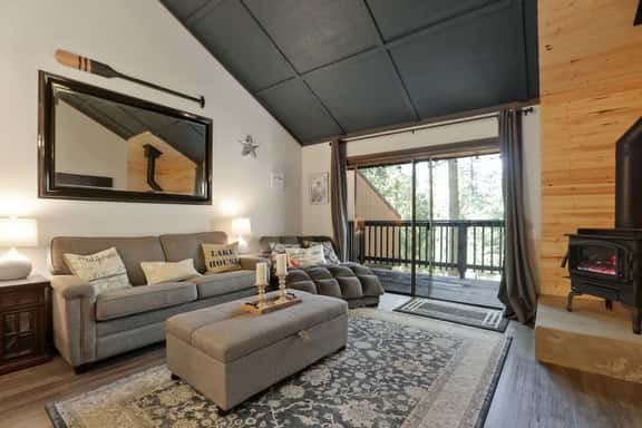 Shaver Escape! Mountain Loft Condo - Image 1
