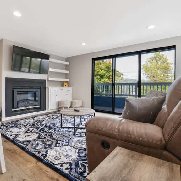 Coastal Pines Chalet by Moonstone Beach - Image 1