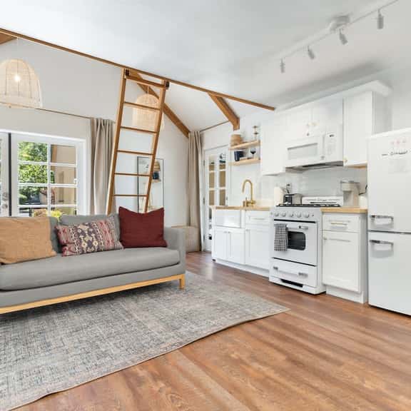 Downtown Retreat w/ Pool & Spa, Near National Parks - Image 1
