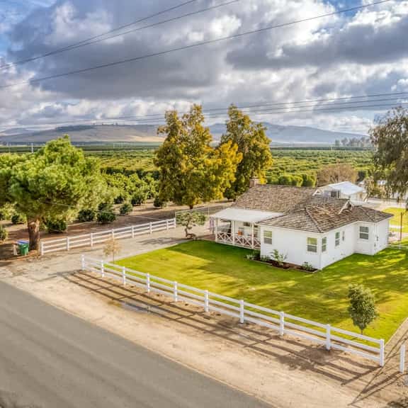 Orange Blossom Cottage Near Sequoias w/EV Charger - Image 1