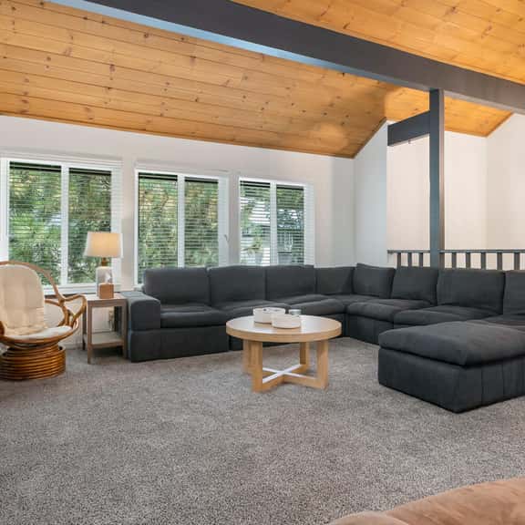 The happy camper! Sleeps 10, Game Room and BBQ - Image 1