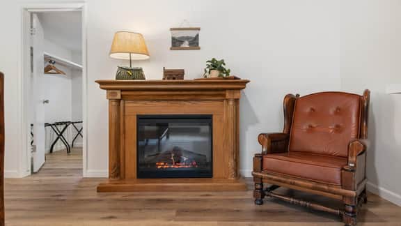 Camp Nelson Lodge | Room 6 | Sierra Nevada Retreat - Image 2