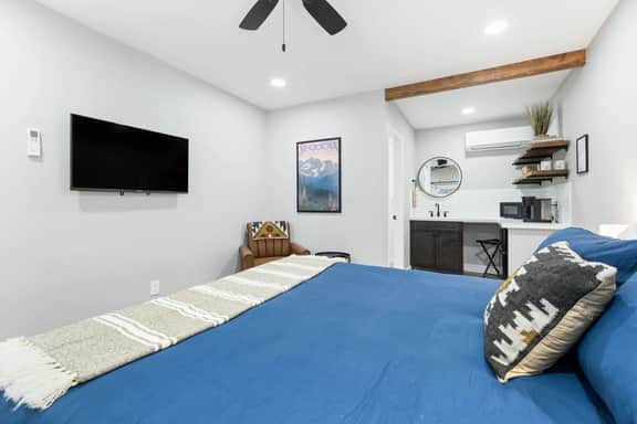 Charlotte Sequoia Motel RM2 Ac, Pool, 10Min to SNP