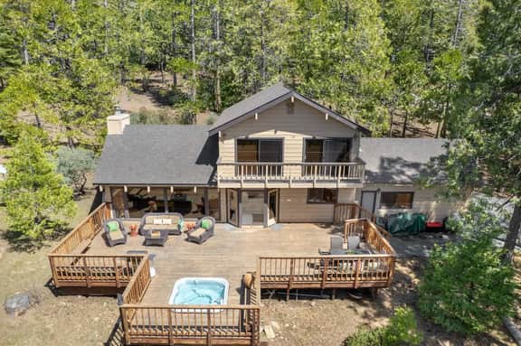 Luxury Chalet |Shaver Lake Views• Game Rm• Hot Tub
