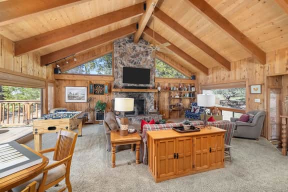 Luxury Chalet |Shaver Lake Views• Game Rm• Hot Tub