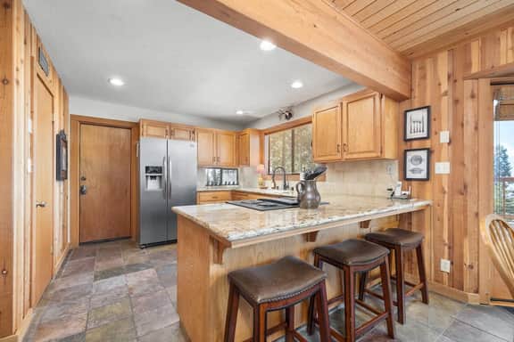Luxury Chalet |Shaver Lake Views• Game Rm• Hot Tub