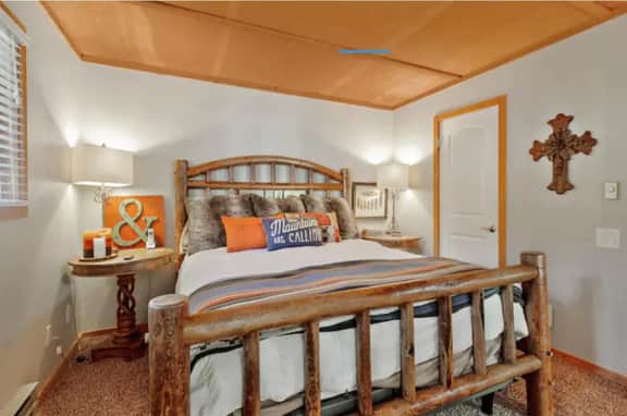 Parker's Peak Cabin w BBQ Grill & Community Pool