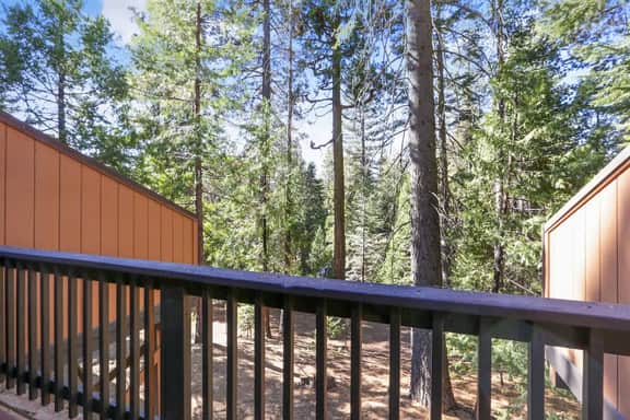 Shaver Escape! Mountain Loft Condo