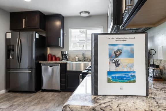 Visalia Luxe CA: 3BR w/ Private Pool, BBQ, & Patio