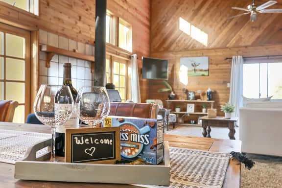 Sierra Nevada Cabin: Arcade & Jacuzzi - Image 4