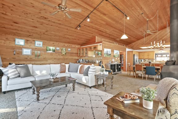 Sierra Nevada Cabin: Arcade, Sauna &Jacuzzi - Image 1